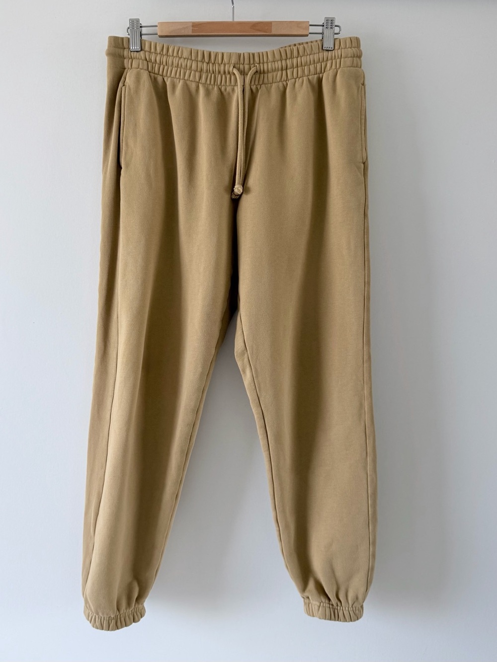Aritzia TNA CozyAF Fleece Joggers Beige High Rise Sweatpants Women’s Large - Picture 2 of 9